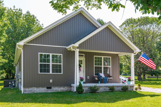 4335 Hawkins Dr, Westmoreland, TN 37186