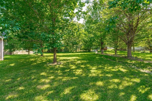 4335 Hawkins Dr, Westmoreland, TN 37186