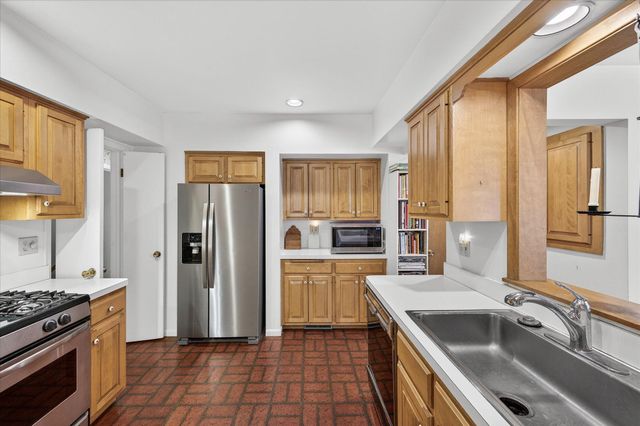 2218 Mount View Avenue, Minneapolis, MN 55405