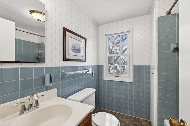 2218 Mount View Avenue, Minneapolis, MN 55405