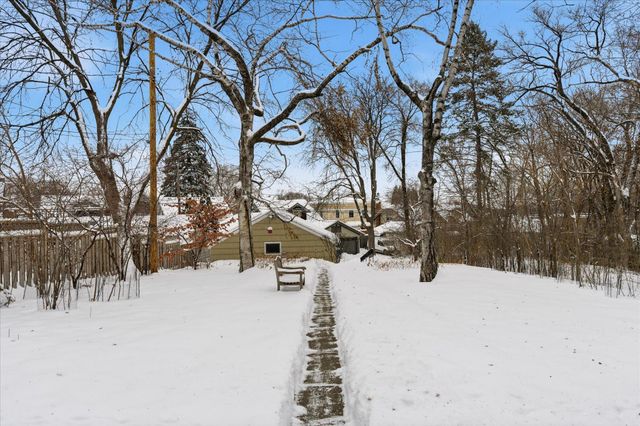 2218 Mount View Avenue, Minneapolis, MN 55405