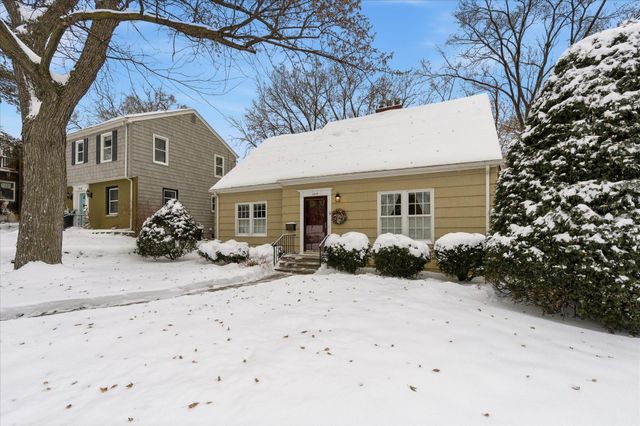 2218 Mount View Avenue, Minneapolis, MN 55405