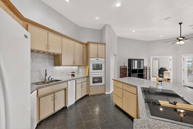 206 E Frost Road, Edgewood, NM 87015