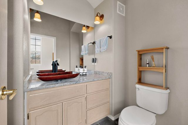 206 E Frost Road, Edgewood, NM 87015