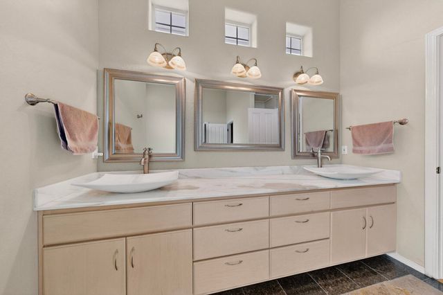 206 E Frost Road, Edgewood, NM 87015