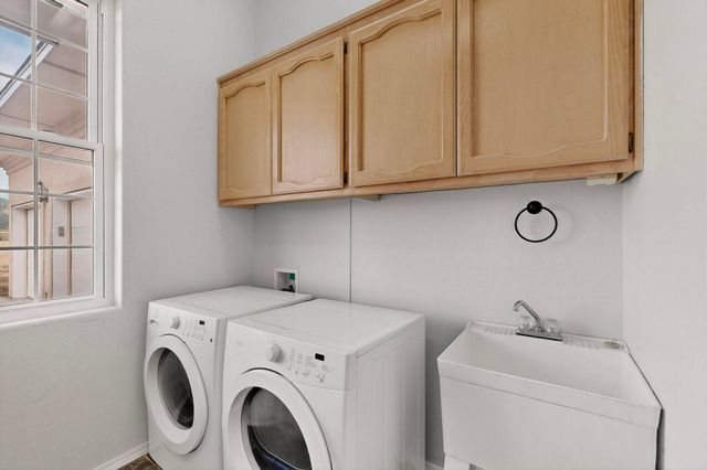 206 E Frost Road, Edgewood, NM 87015