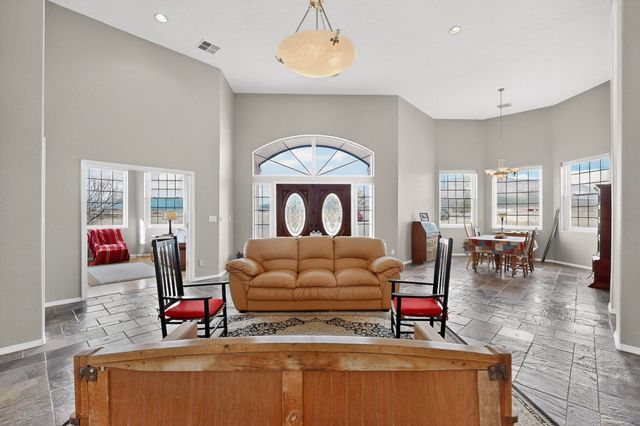 206 E Frost Road, Edgewood, NM 87015