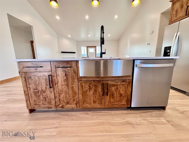 120 Thomas Way, Dillon, MT 59725