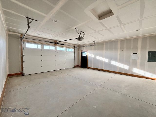 120 Thomas Way, Dillon, MT 59725