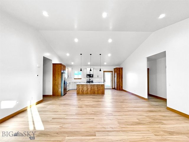 120 Thomas Way, Dillon, MT 59725