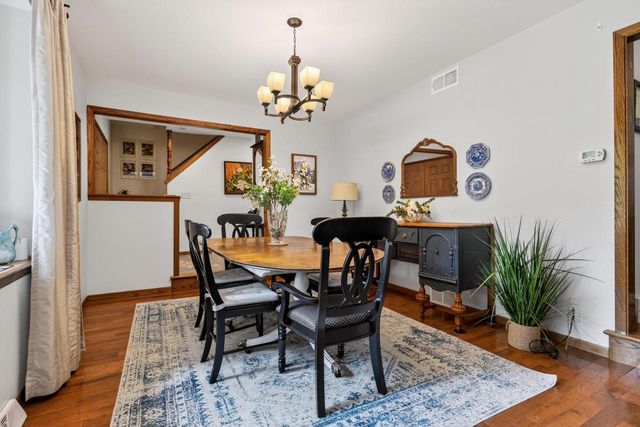 N8W27232 Woodridge LANE, Waukesha, WI 53188