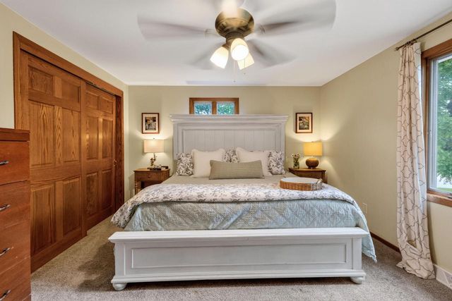 N8W27232 Woodridge LANE, Waukesha, WI 53188