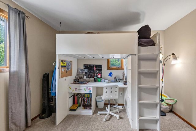 N8W27232 Woodridge LANE, Waukesha, WI 53188