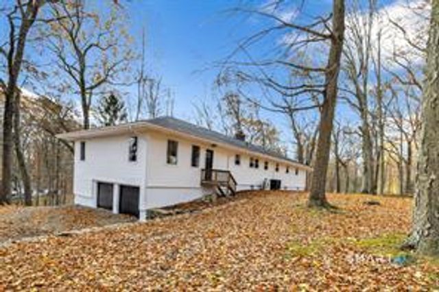 93 Tersana Drive, Easton, CT 06612