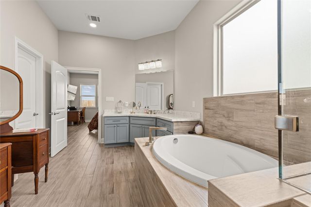 40252 Spyglass Hill Drive, Cleveland, TX 77327