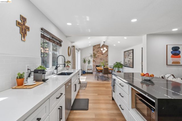 3093 Diablo View Rd, Pleasant Hill, CA 94523