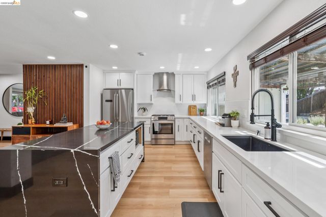 3093 Diablo View Rd, Pleasant Hill, CA 94523