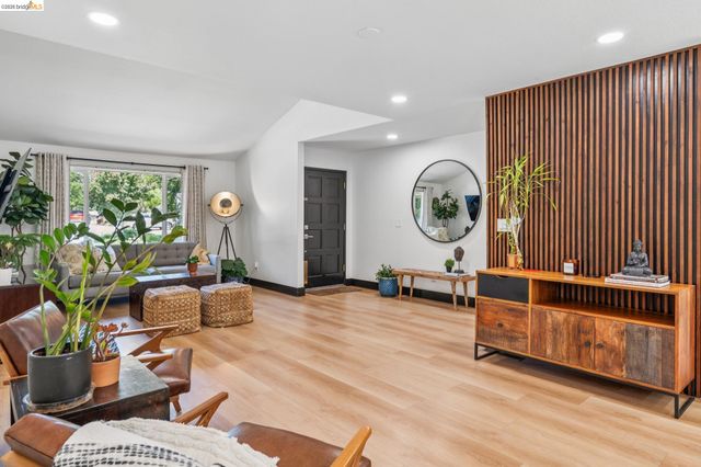 3093 Diablo View Rd, Pleasant Hill, CA 94523