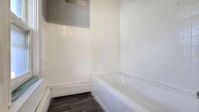 922 N Woodbridge Street, Saint Paul, MN 55117