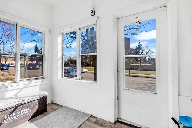 922 N Woodbridge Street, Saint Paul, MN 55117