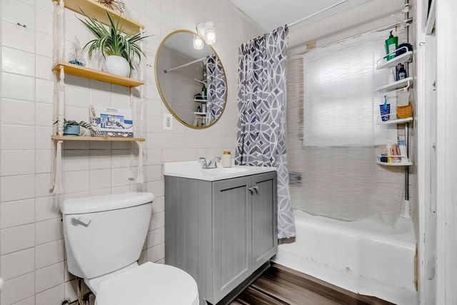 922 N Woodbridge Street, Saint Paul, MN 55117