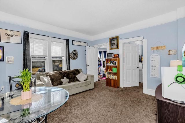 922 N Woodbridge Street, Saint Paul, MN 55117