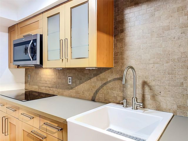 5247 VINELAND ROAD 202, Orlando, FL 32811