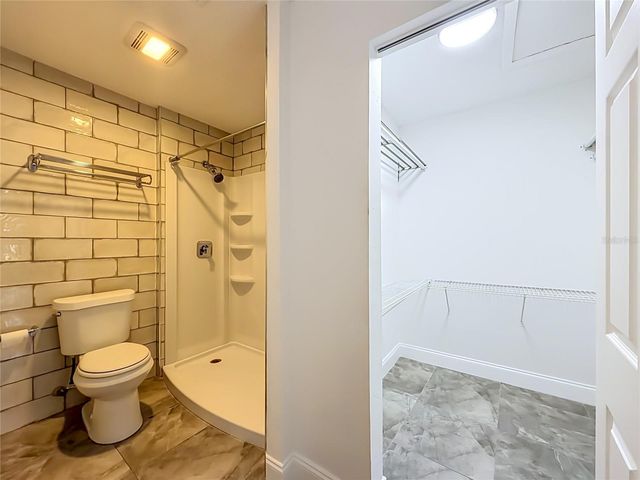 5247 VINELAND ROAD 202, Orlando, FL 32811