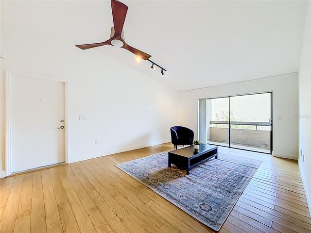 5247 VINELAND ROAD 202, Orlando, FL 32811