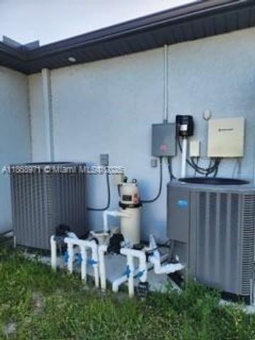 6031 S MOSS CIR, La Belle, FL 33935