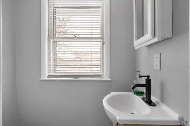 211 Dorchester Avenue, Syracuse, NY 13203