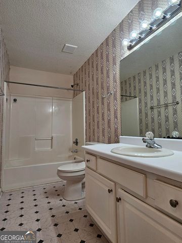 104 Meadow Wood Drive, Macon, GA 31206