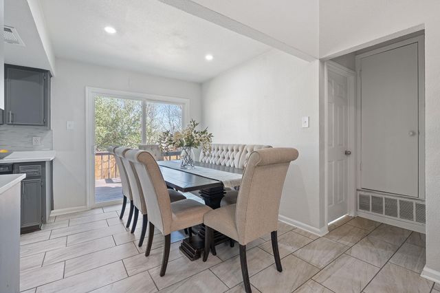 1002 Parkside CIR, Round Rock, TX 78664