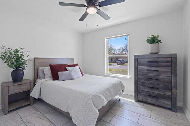 1002 Parkside CIR, Round Rock, TX 78664