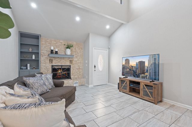 1002 Parkside CIR, Round Rock, TX 78664