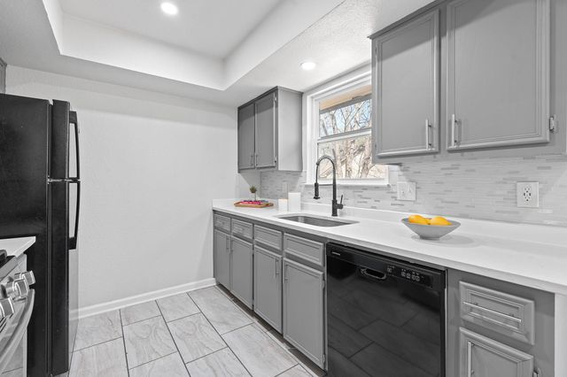 1002 Parkside CIR, Round Rock, TX 78664