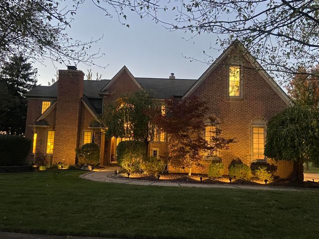 241 Country Club Lane, Canton, MI 48188