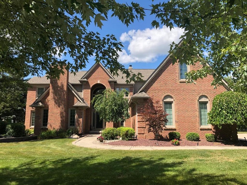 241 Country Club Lane, Canton, MI 48188