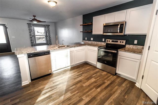 1466 Luxington Drive, Lapeer, MI 48446