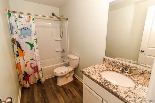 1466 Luxington Drive, Lapeer, MI 48446