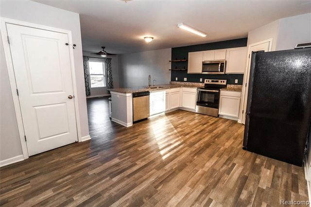 1466 Luxington Drive, Lapeer, MI 48446