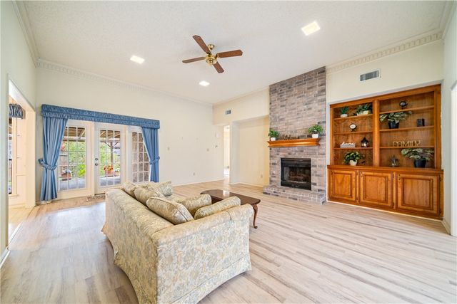 7406 Lugano Dr, Corpus Christi, TX 78413