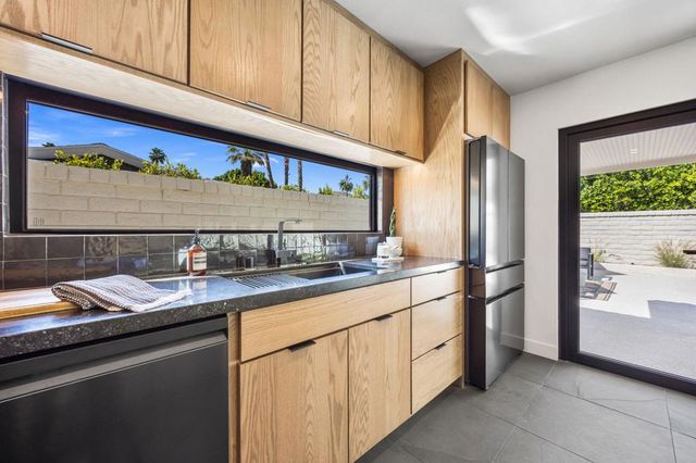 2063 S Broadmoor Drive, Palm Springs, CA 92264