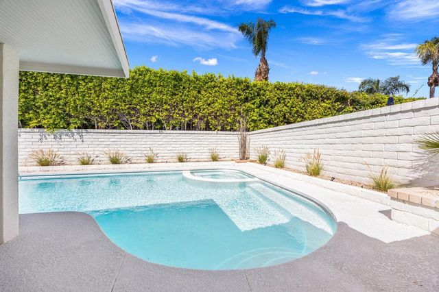 2063 S Broadmoor Drive, Palm Springs, CA 92264