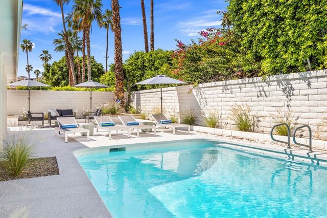 2063 S Broadmoor Drive, Palm Springs, CA 92264