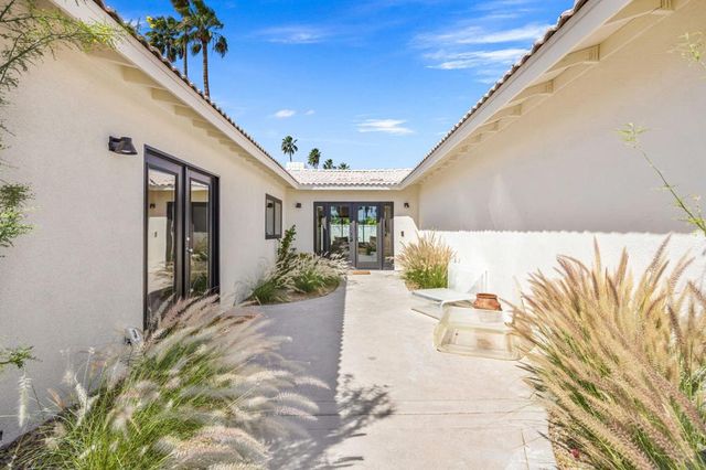 2063 S Broadmoor Drive, Palm Springs, CA 92264