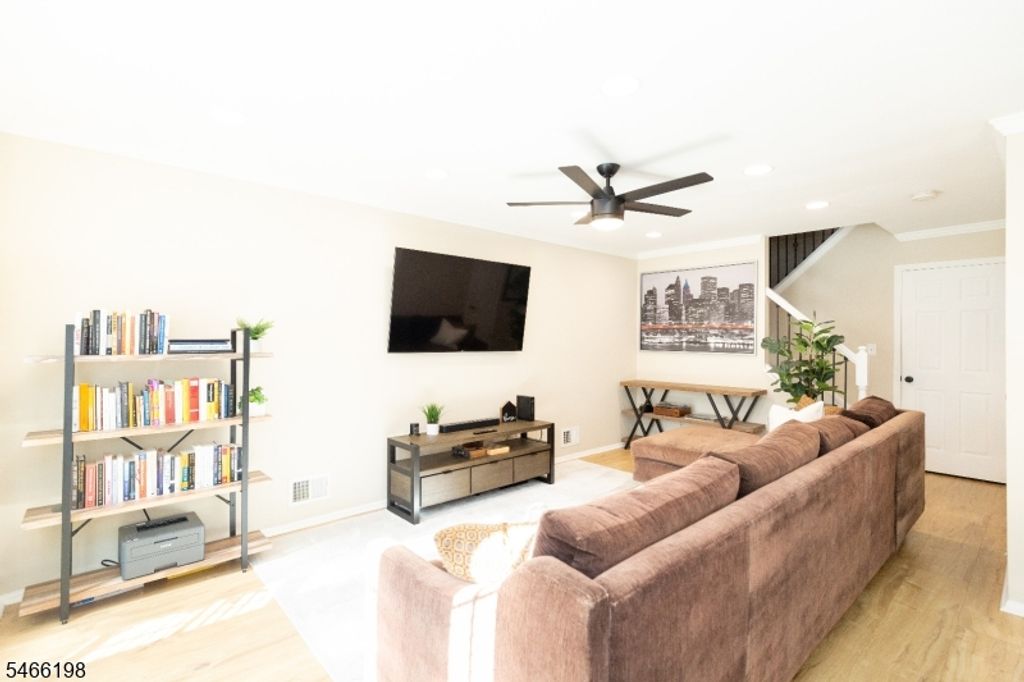 130 Albury Way, North Brunswick Twp., NJ 08902 — photo 4