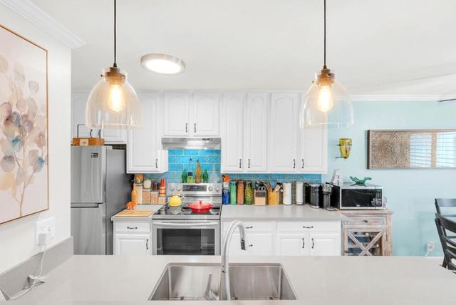 323 Blossom Hill Road 3, San Jose, CA 95123