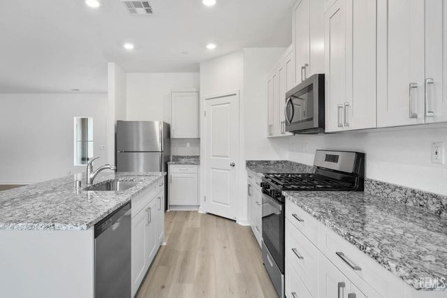 502 Elderberry Place, Shafter, CA 93263