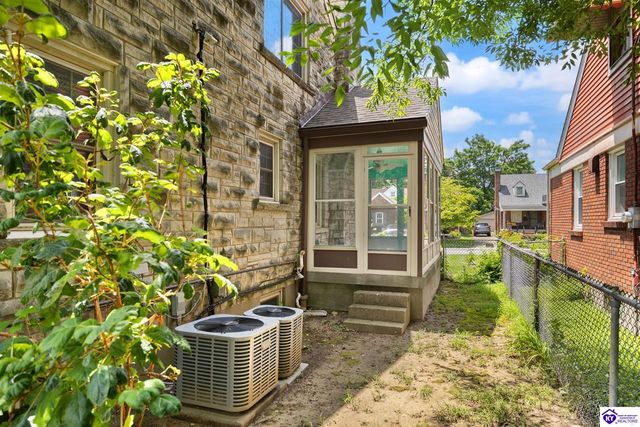 4529 Meridale Avenue, Louisville, KY 40214